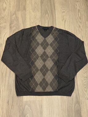 Banana Republic Mens L Italian Merino Wool V Neck Sweater Brown Argyle